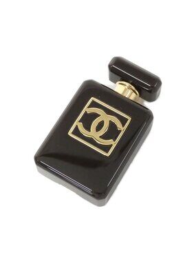 Chanel Brooch Gold